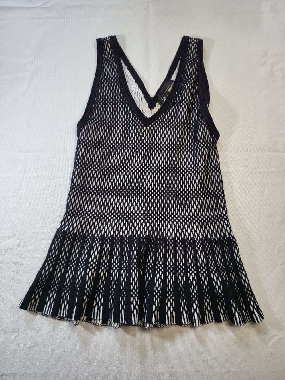White House Black Market Mixed Stitch Peplum Sweater Tank – Black & White Size M